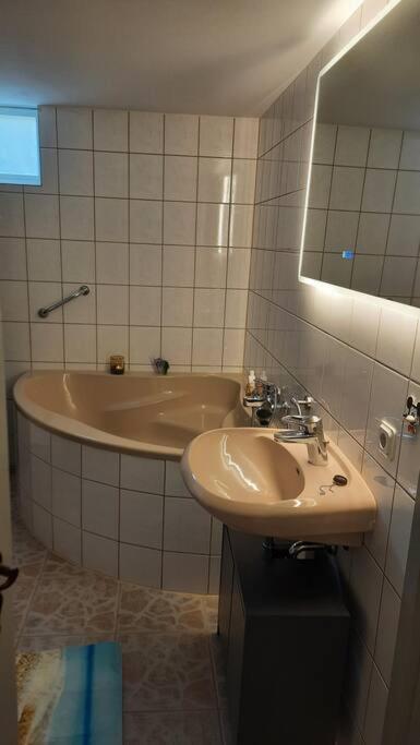 Wellness Ferienwohnung Biene Im Bergischen Land Much Exterior photo